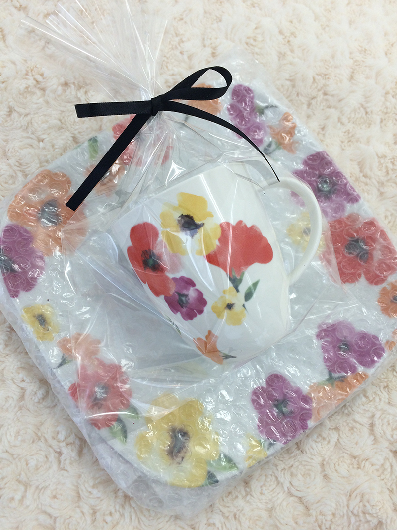 お皿 小 1,700円~ マグカップ 1,800円~